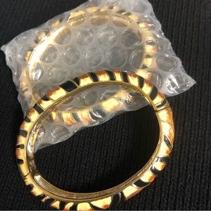NWT gorgeous Keneth Jay Lane pair of tiger 🐅 print enamel hinge bracelets
